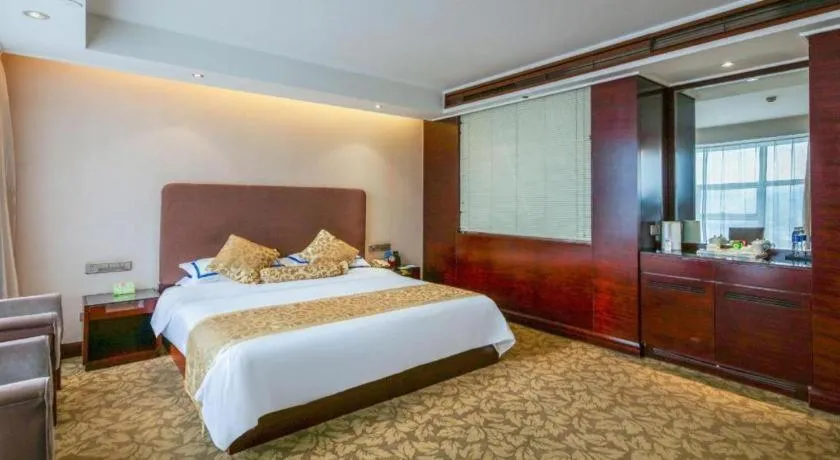 Bed in Jincheng Pacific Hotel