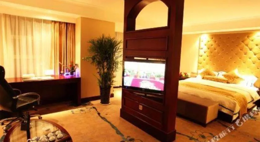 Bed in Jincheng Pacific Hotel