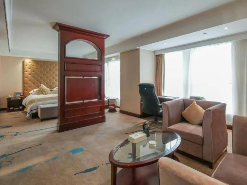 Bed in Jincheng Pacific Hotel