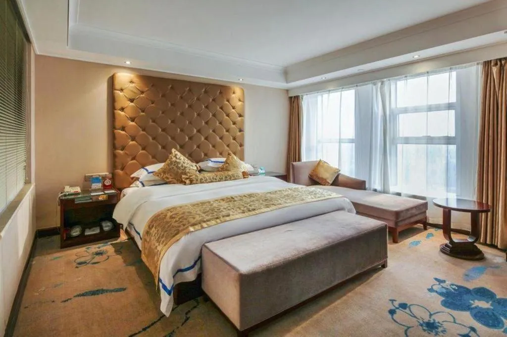 Bed in Jincheng Pacific Hotel