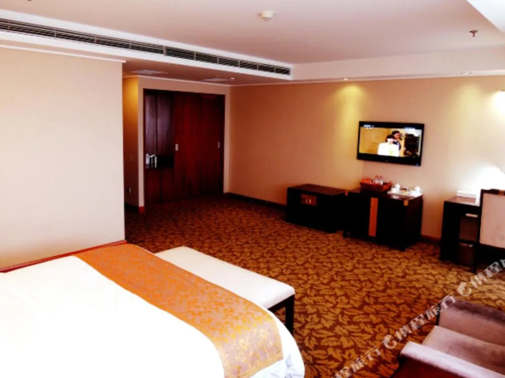 Bed in Jincheng Pacific Hotel