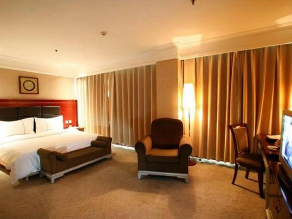 Bed in Jincheng Pacific Hotel