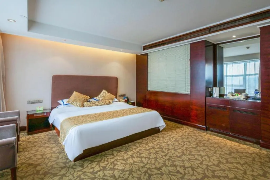 Bed in Jincheng Pacific Hotel