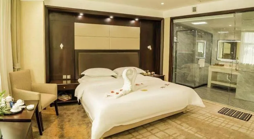 Bed in Jincheng Pacific Hotel