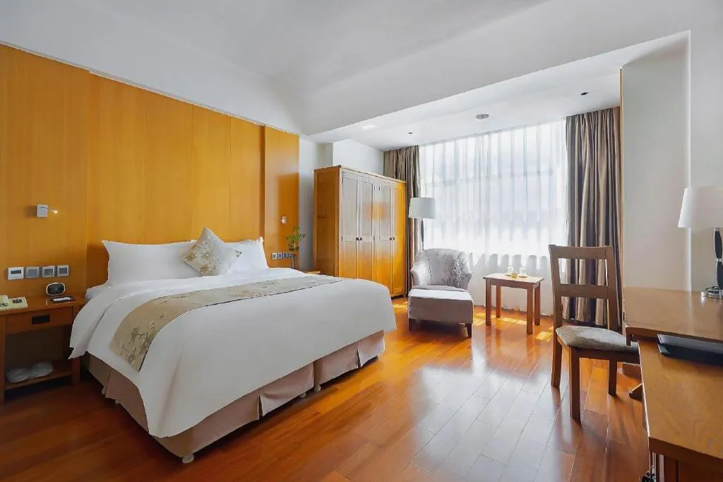 Bed in Qingdao Haidu Hotel