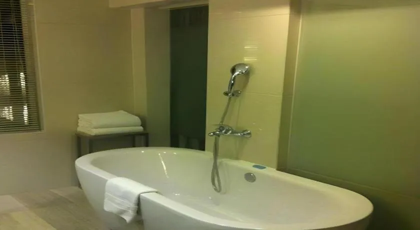 Grand Metropark Hotel Qingdao