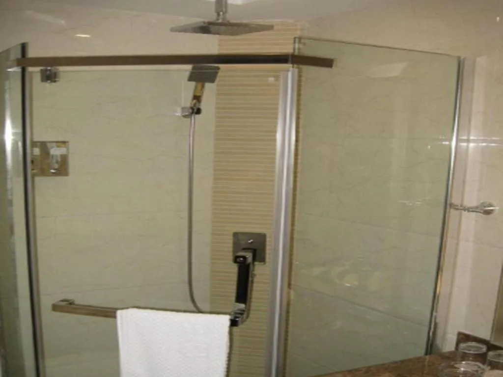 Yiwu Guomao Hotel