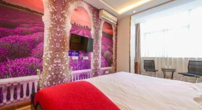 Bed in Super 8 Hotel Jinan Railway Station Square