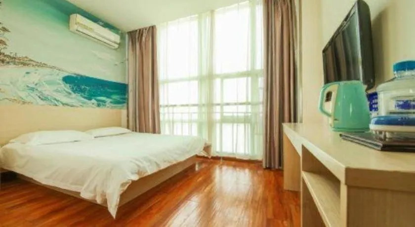 Bed in Super 8 Hotel Jinan Railway Station Square