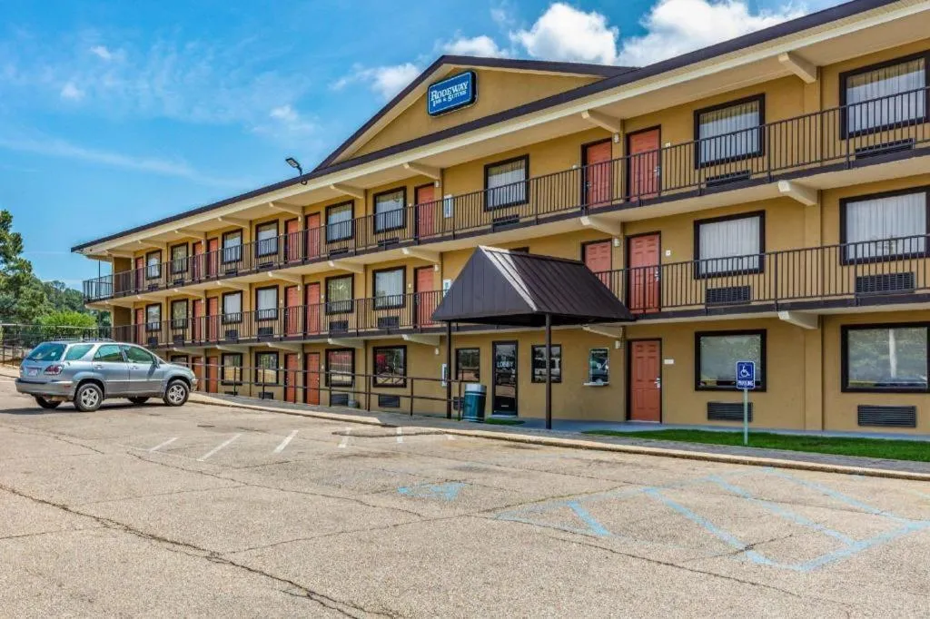 Rodeway Inn & Suites