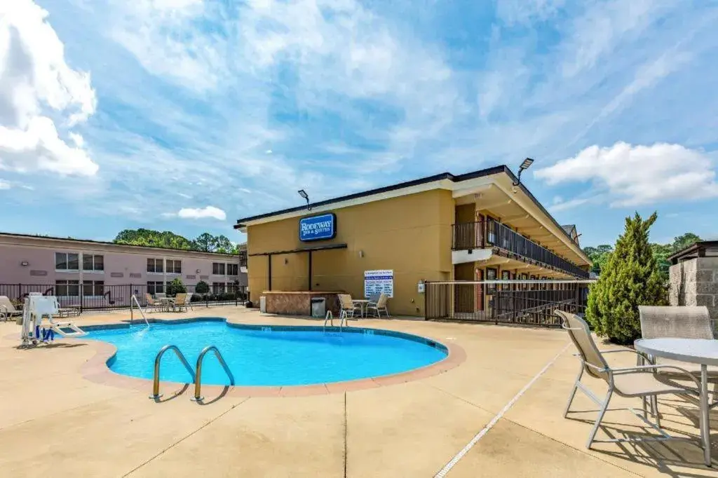 Rodeway Inn & Suites Rodeway Inn & Suites