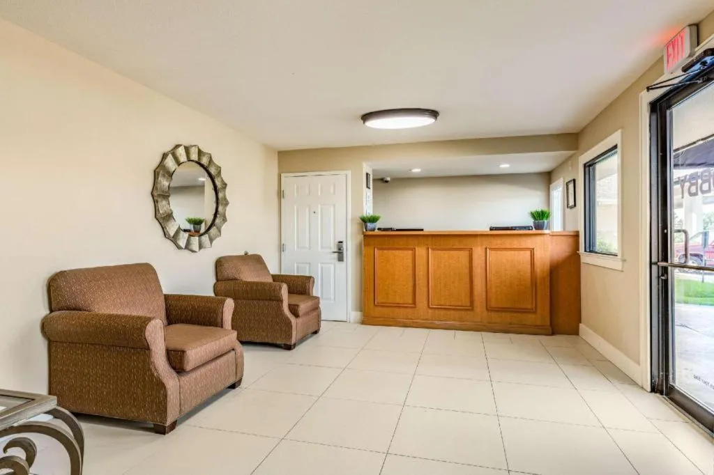 Rodeway Inn & Suites