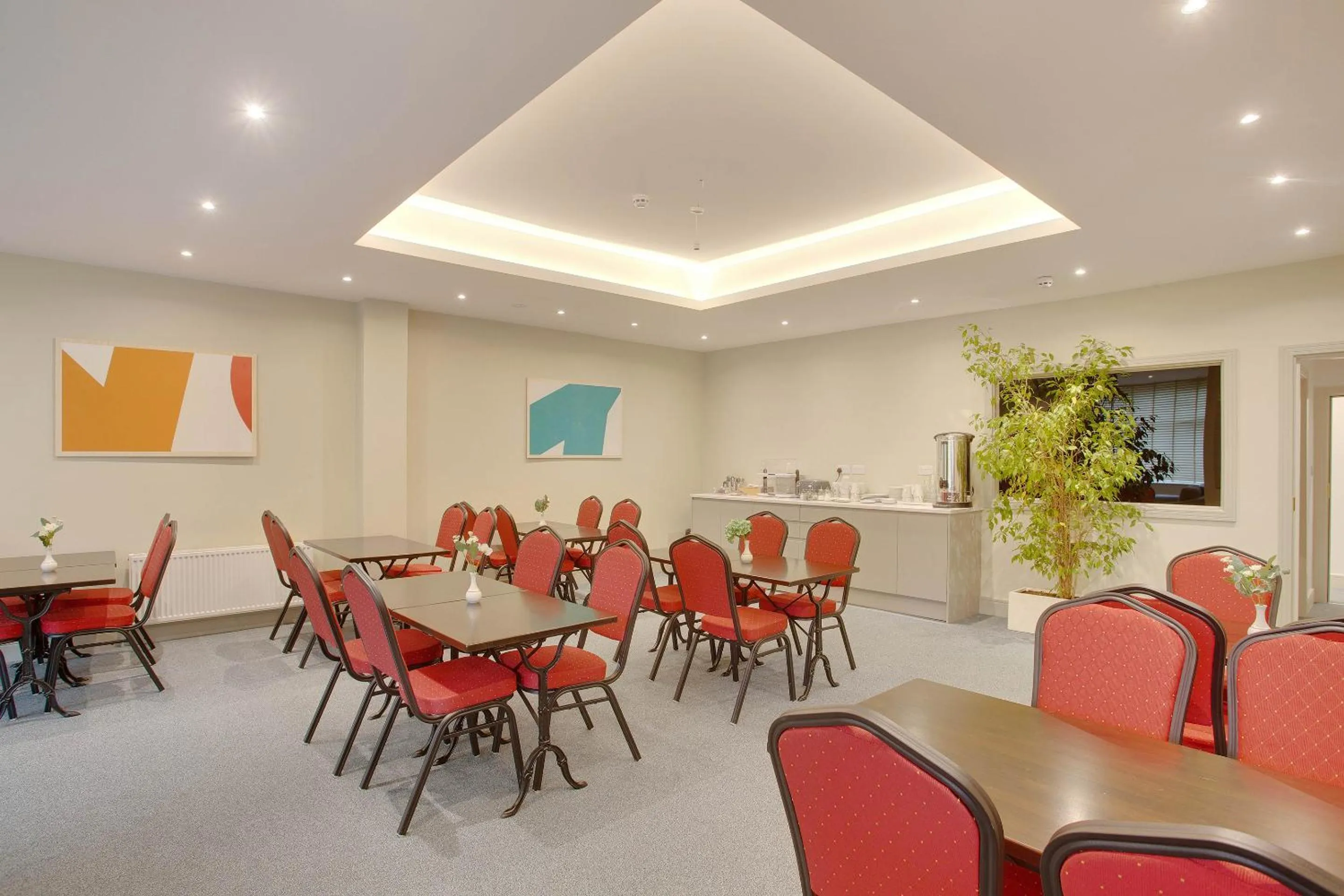 Dining area in Civic Hotel