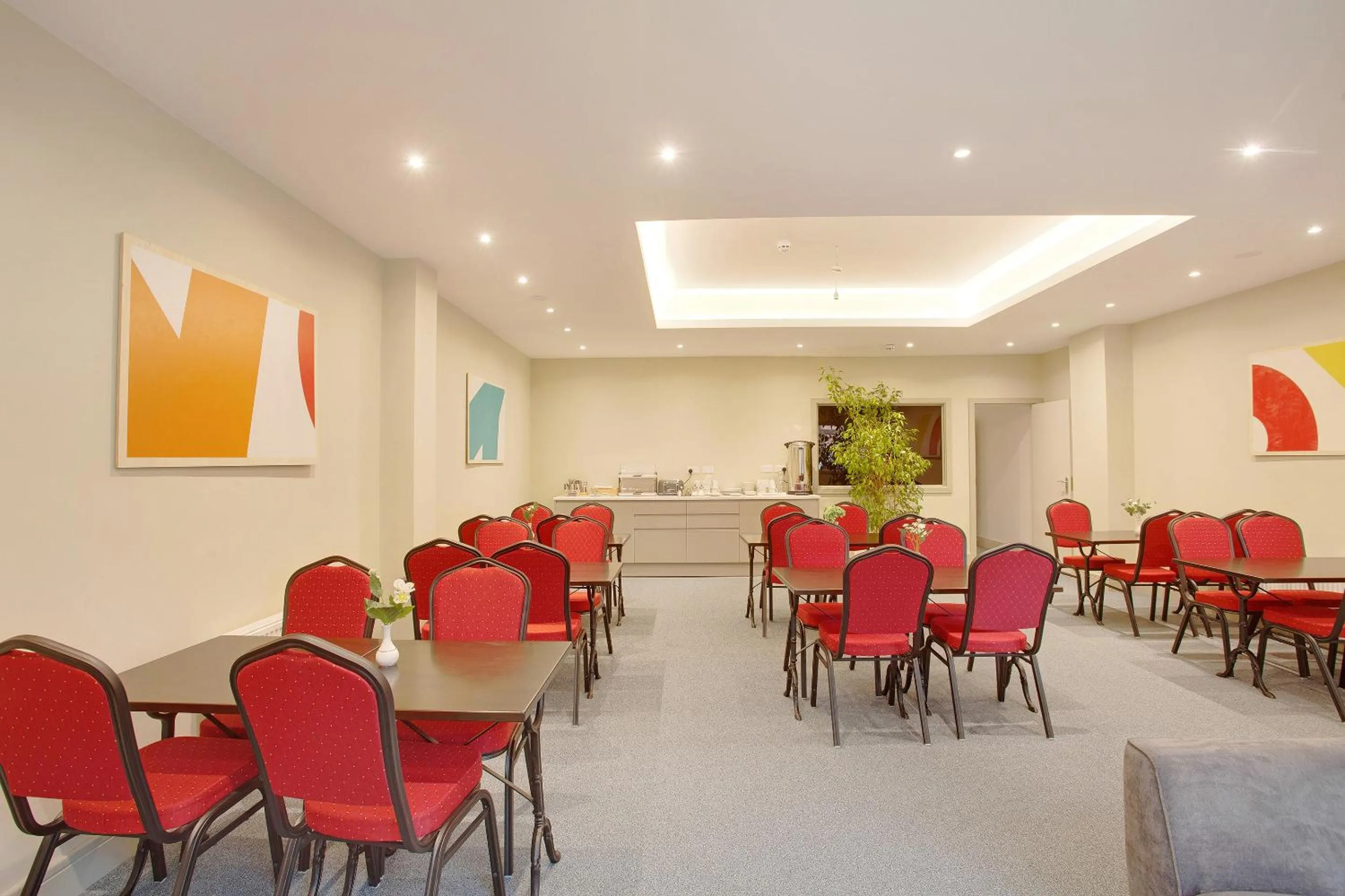 Dining area in Civic Hotel
