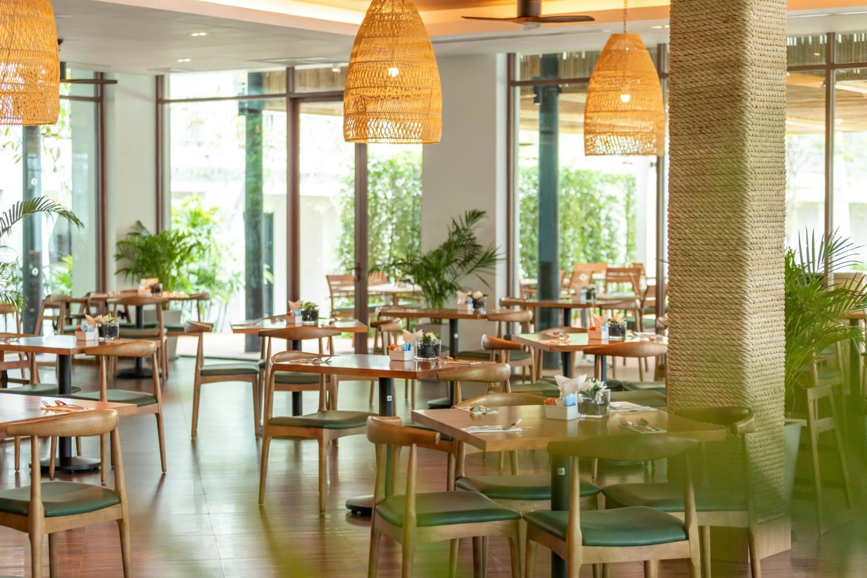 Restaurant/places to eat in OUTRIGGER Khao Lak Beach Resort