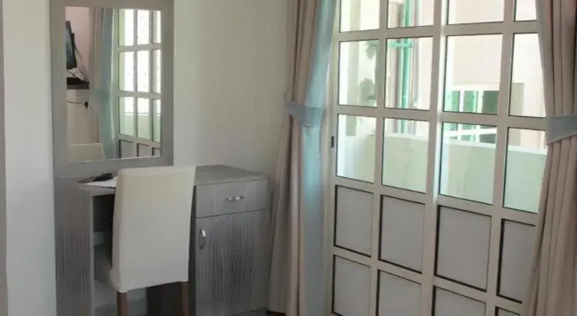 Sovereign Hotel - Marriage Certificate Required Sovereign Hotel - Marriage Certificate Required