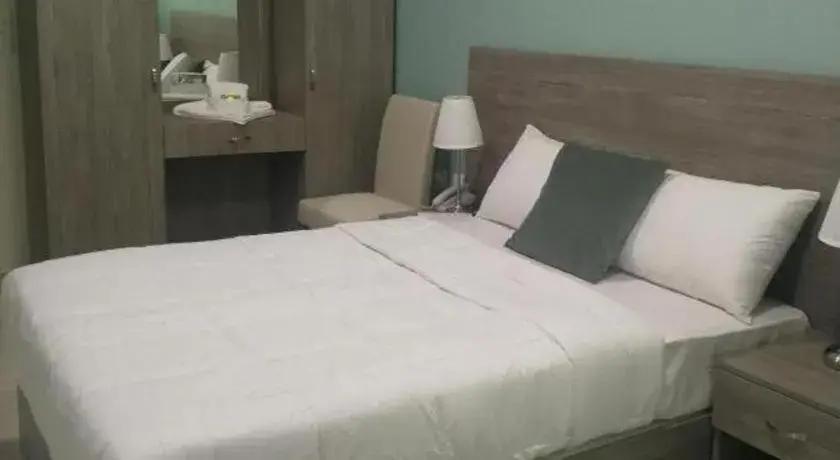 Bed in Sovereign Hotel - Marriage Certificate Required Bed in Sovereign Hotel - Marriage Certificate Required