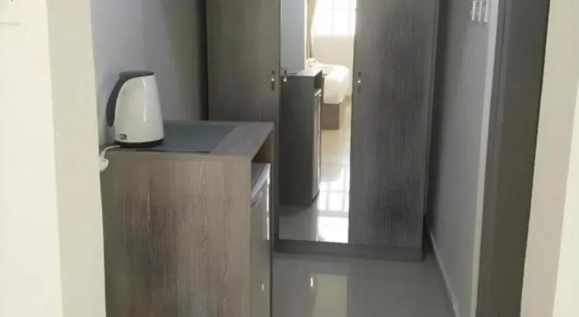 Sovereign Hotel - Marriage Certificate Required