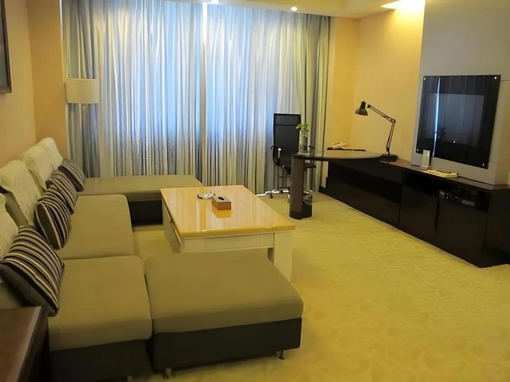 Aksu Pudong Holiday Hotel