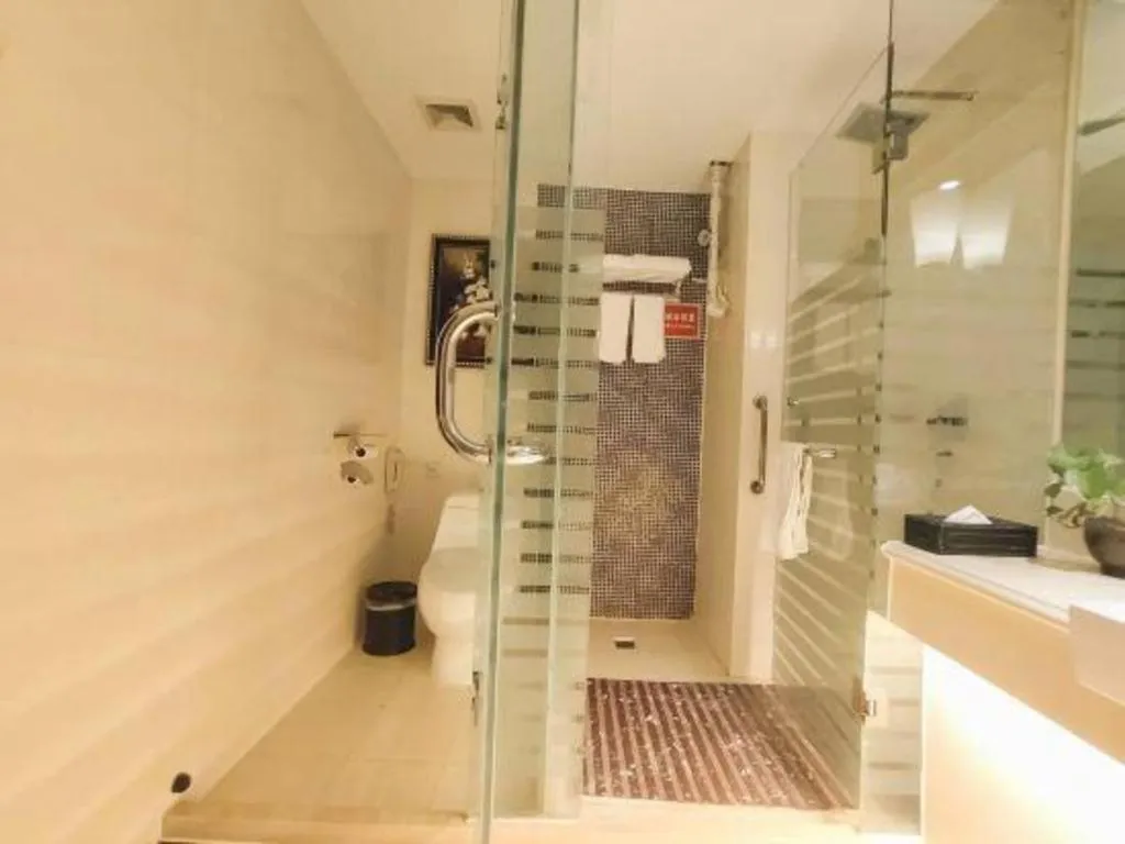 Aksu Pudong Holiday Hotel