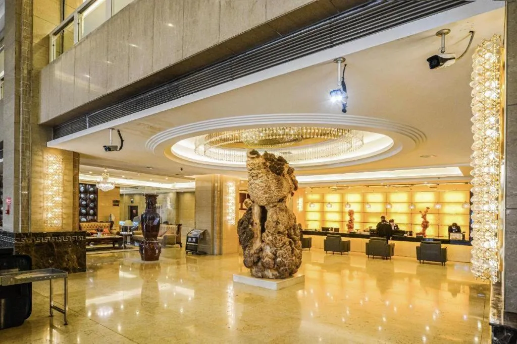 Aksu Pudong Holiday Hotel