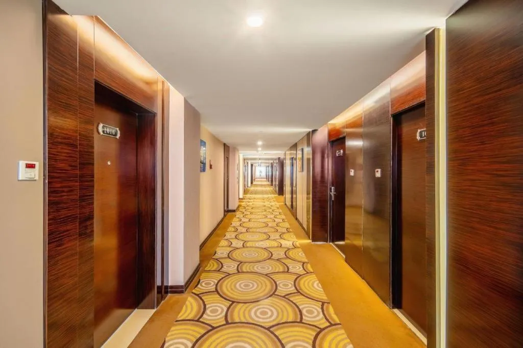 Aksu Pudong Holiday Hotel