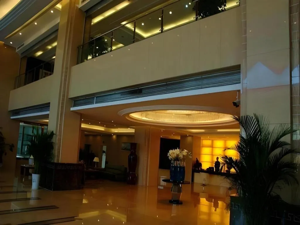 Aksu Pudong Holiday Hotel