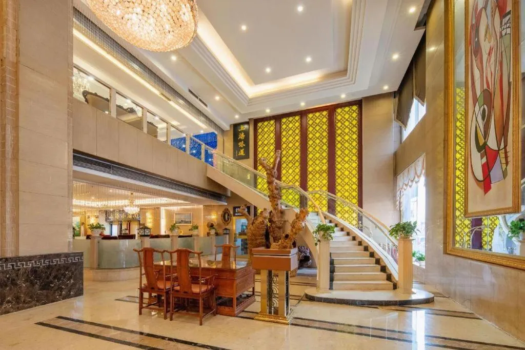 Aksu Pudong Holiday Hotel