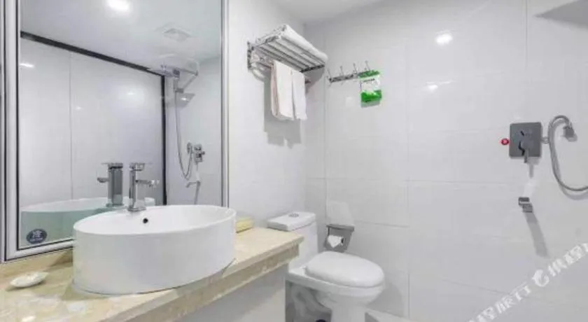 Aksu Pudong Holiday Hotel