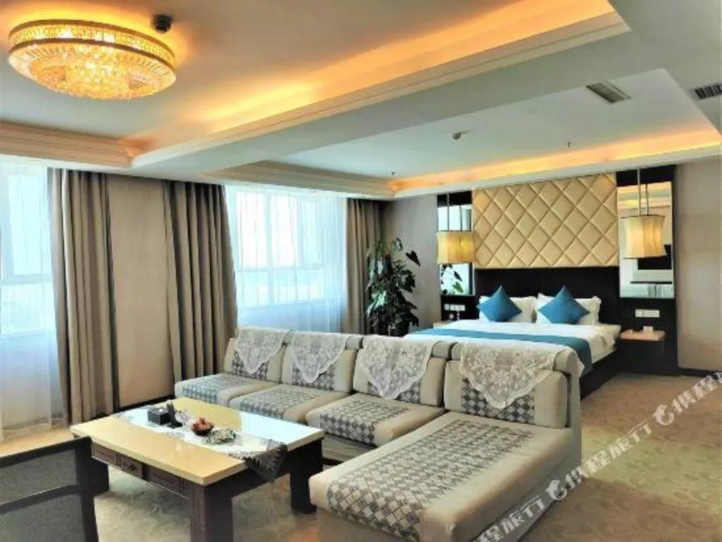 Aksu Pudong Holiday Hotel