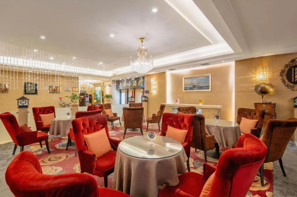 Aksu Pudong Holiday Hotel