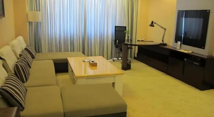 Aksu Pudong Holiday Hotel