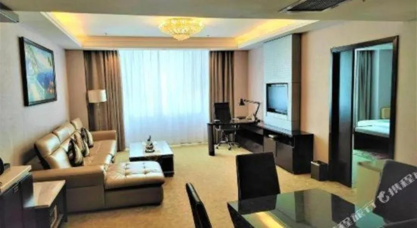 Aksu Pudong Holiday Hotel