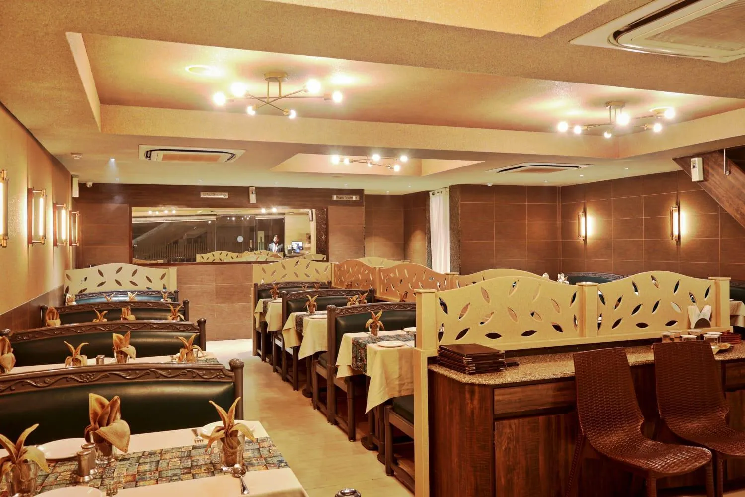 Restaurant/places to eat in Hotel Kabir