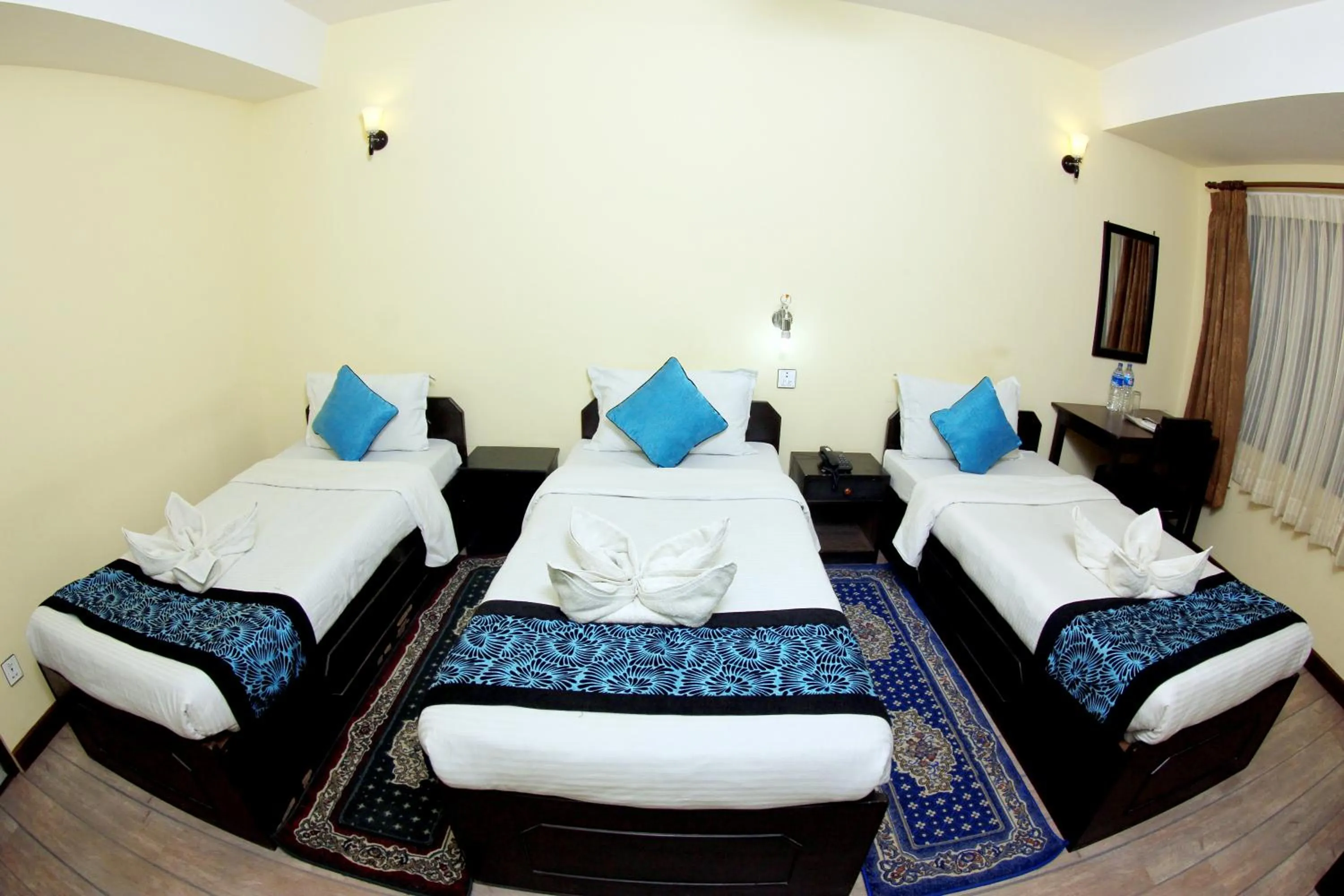 Photo of the whole room, Bed in Bag Packer's Lodge