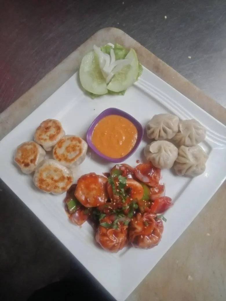 Food and drinks in Bag Packer's Lodge