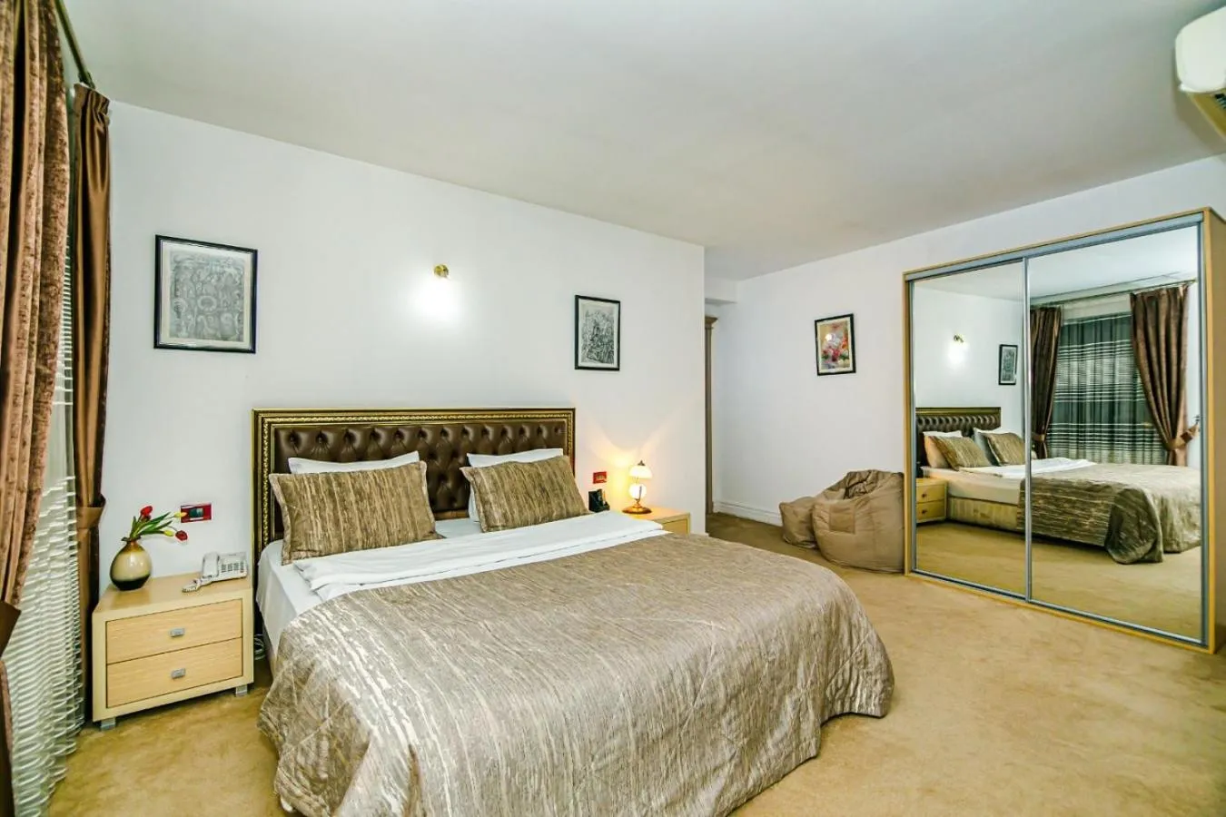 Bed in Deniz İnn Hotel