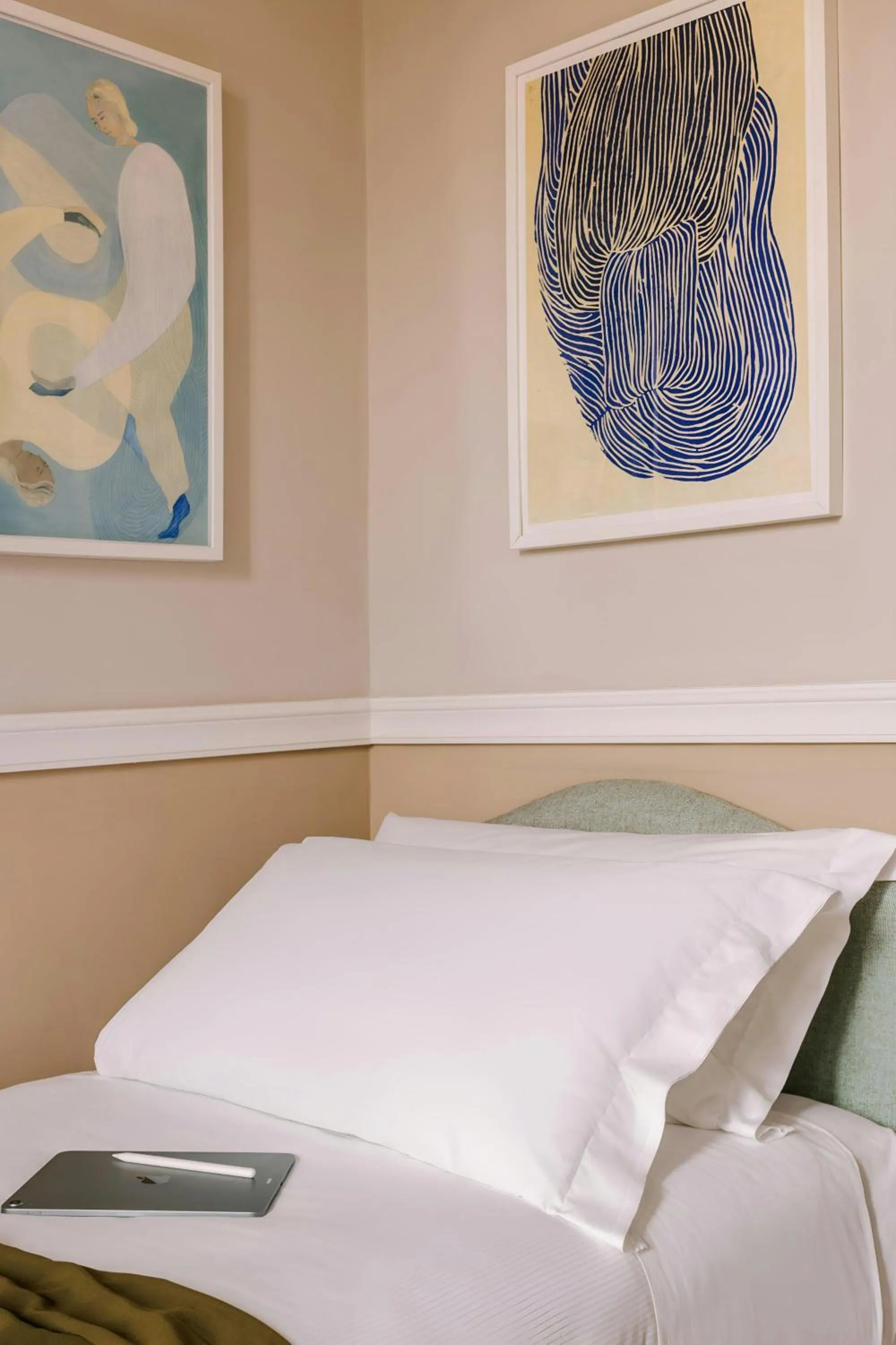 Bedroom, Bed in The Sonetto Hotel Piazza Santa Croce, Sonder by Marriott Bonvoy