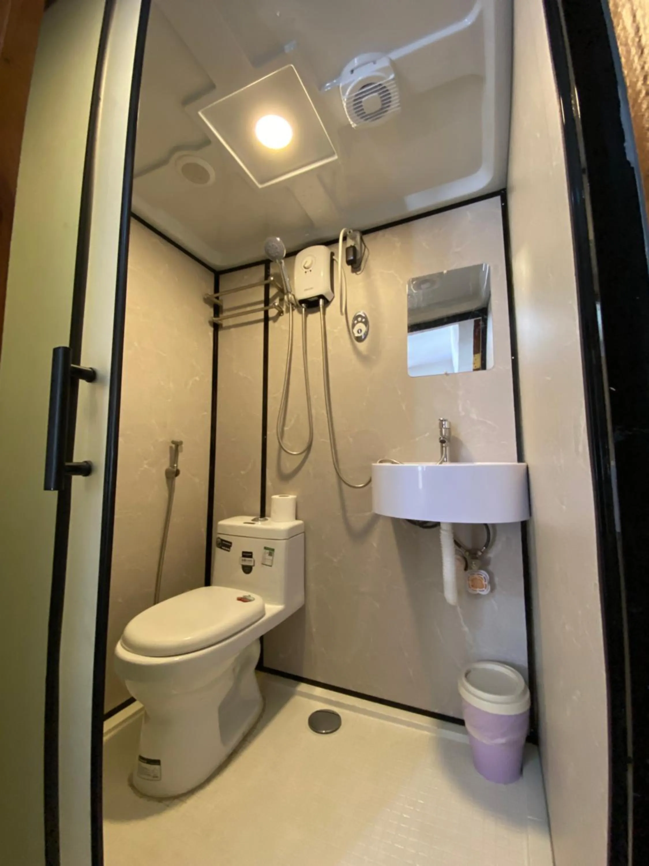 Moalboal Beach Front Hotel