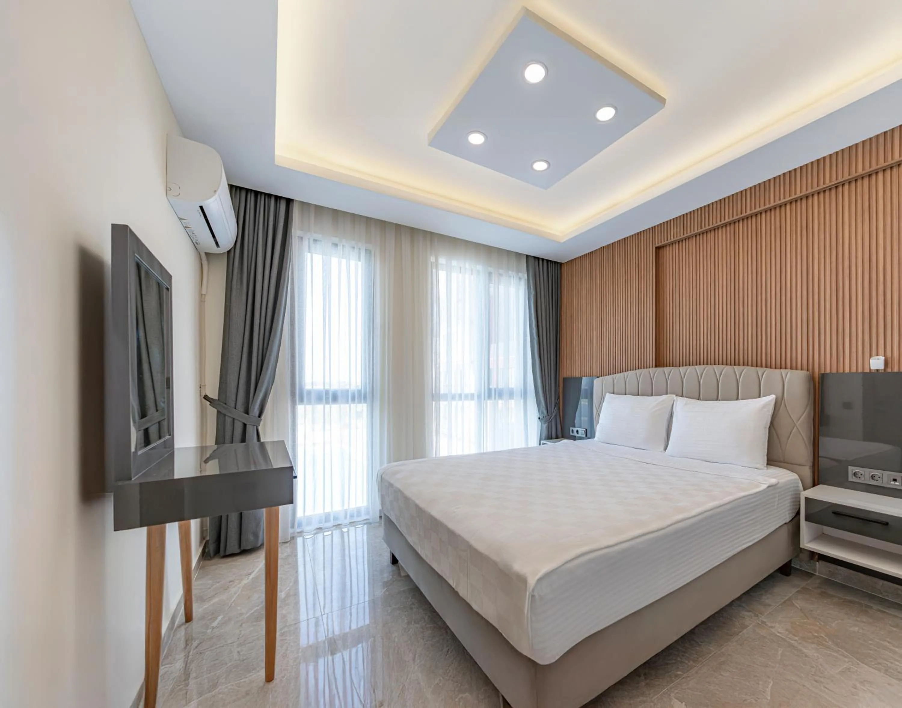 Bedroom, Bed in Laristone Suite Spa Hotel