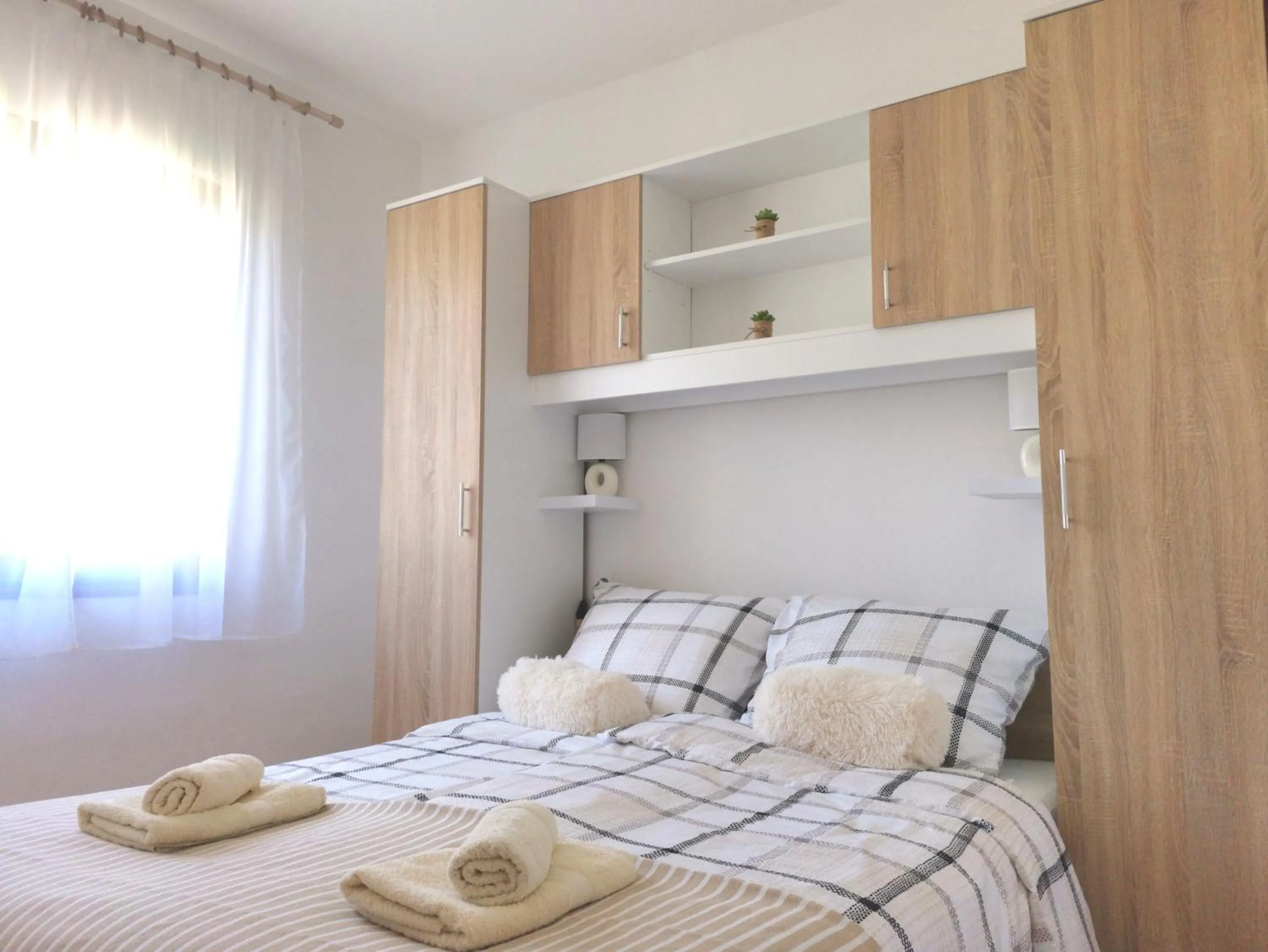 Bed in Apartments Regi Medulin
