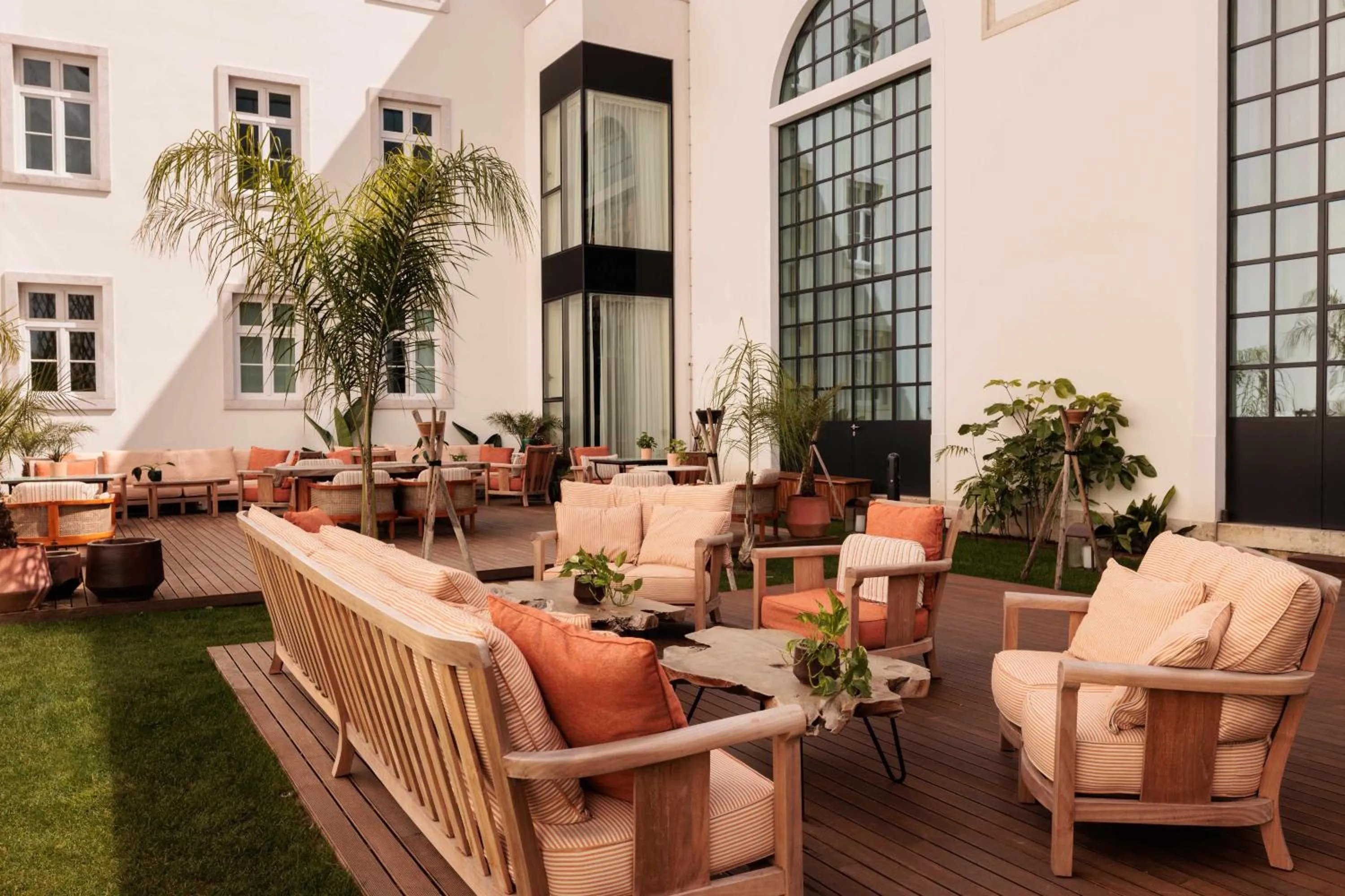 Restaurant/places to eat in Locke de Santa Joana