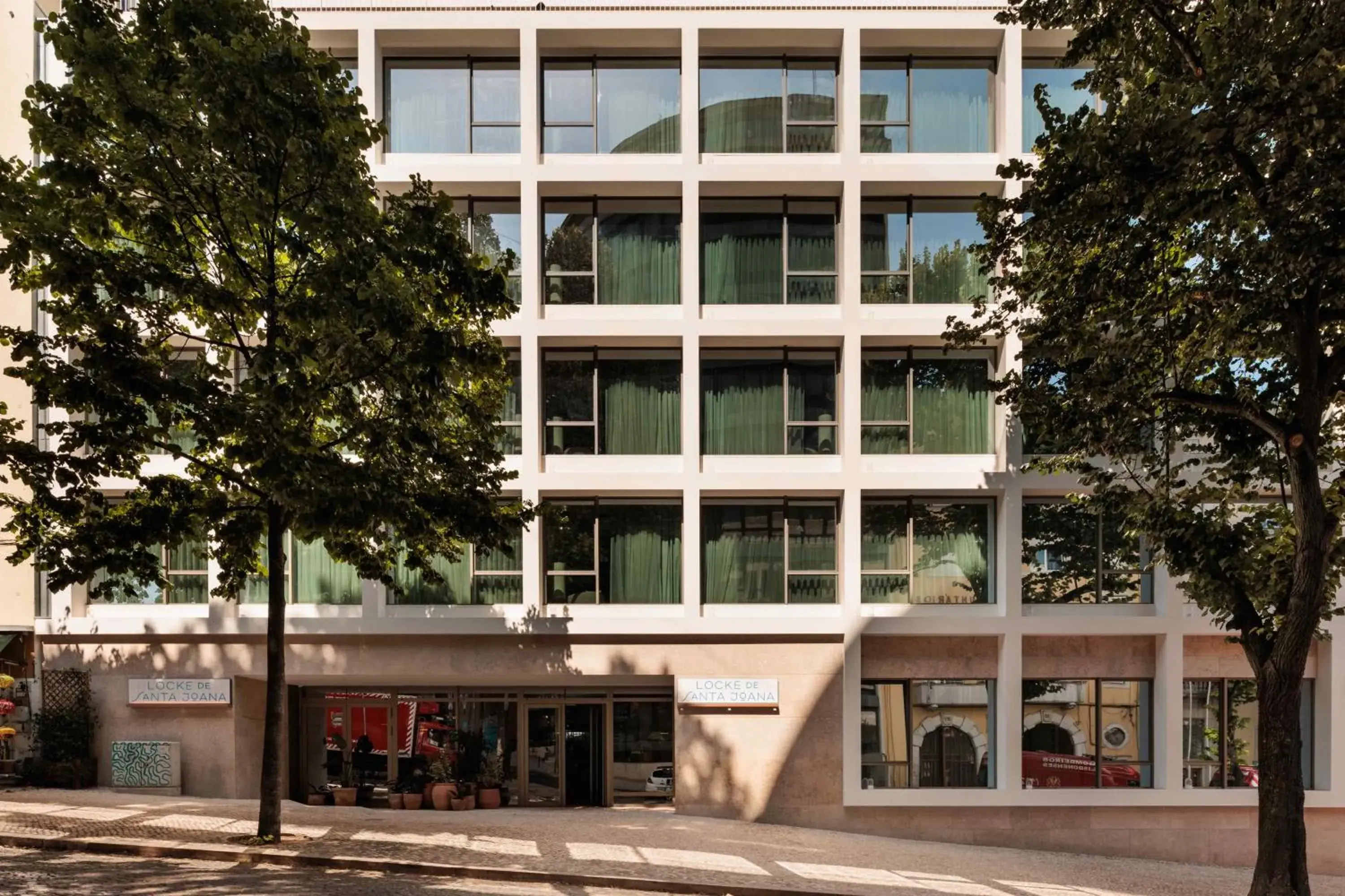Facade/entrance in Locke de Santa Joana Facade/entrance in Locke de Santa Joana