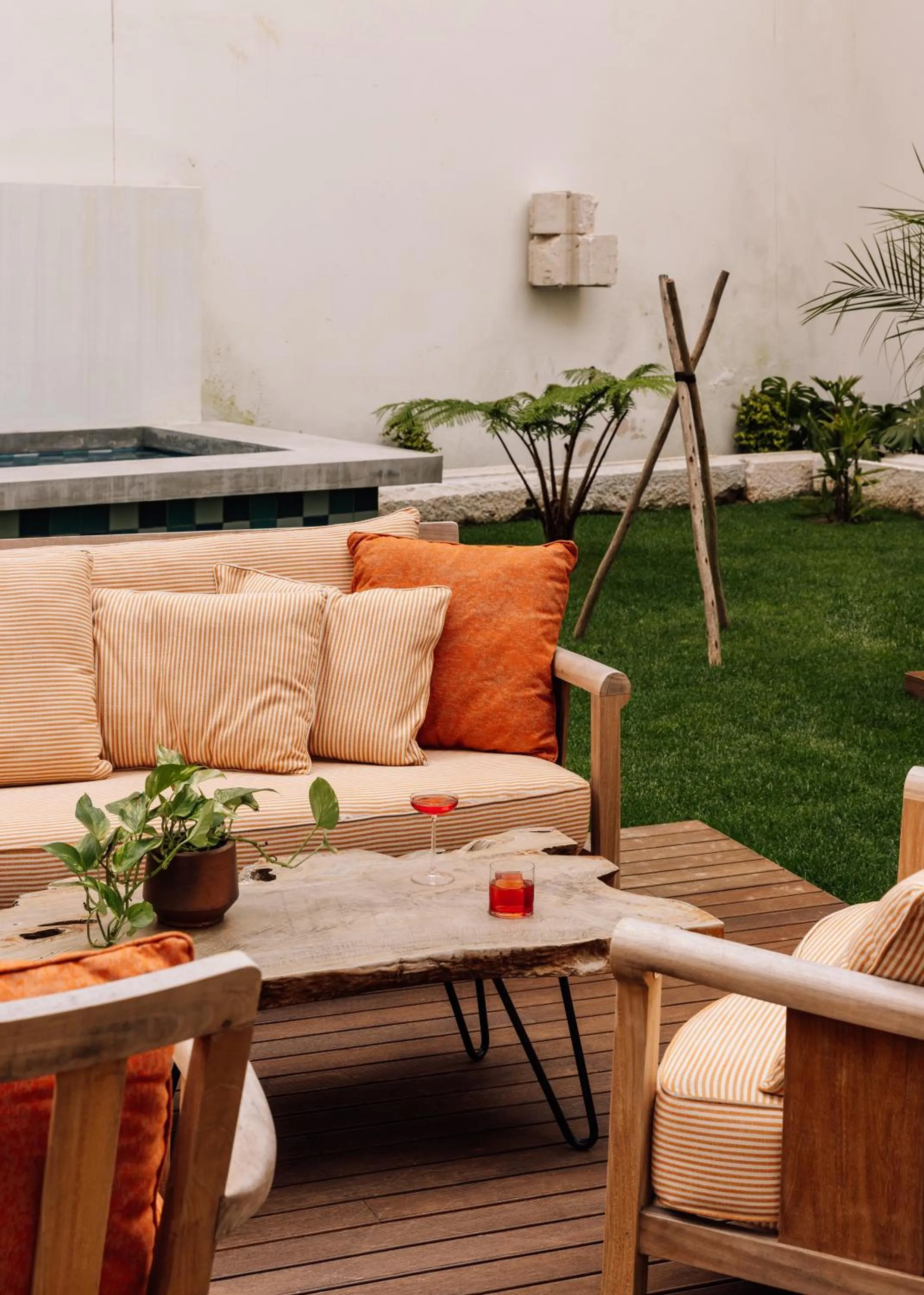 Inner courtyard view in Locke de Santa Joana