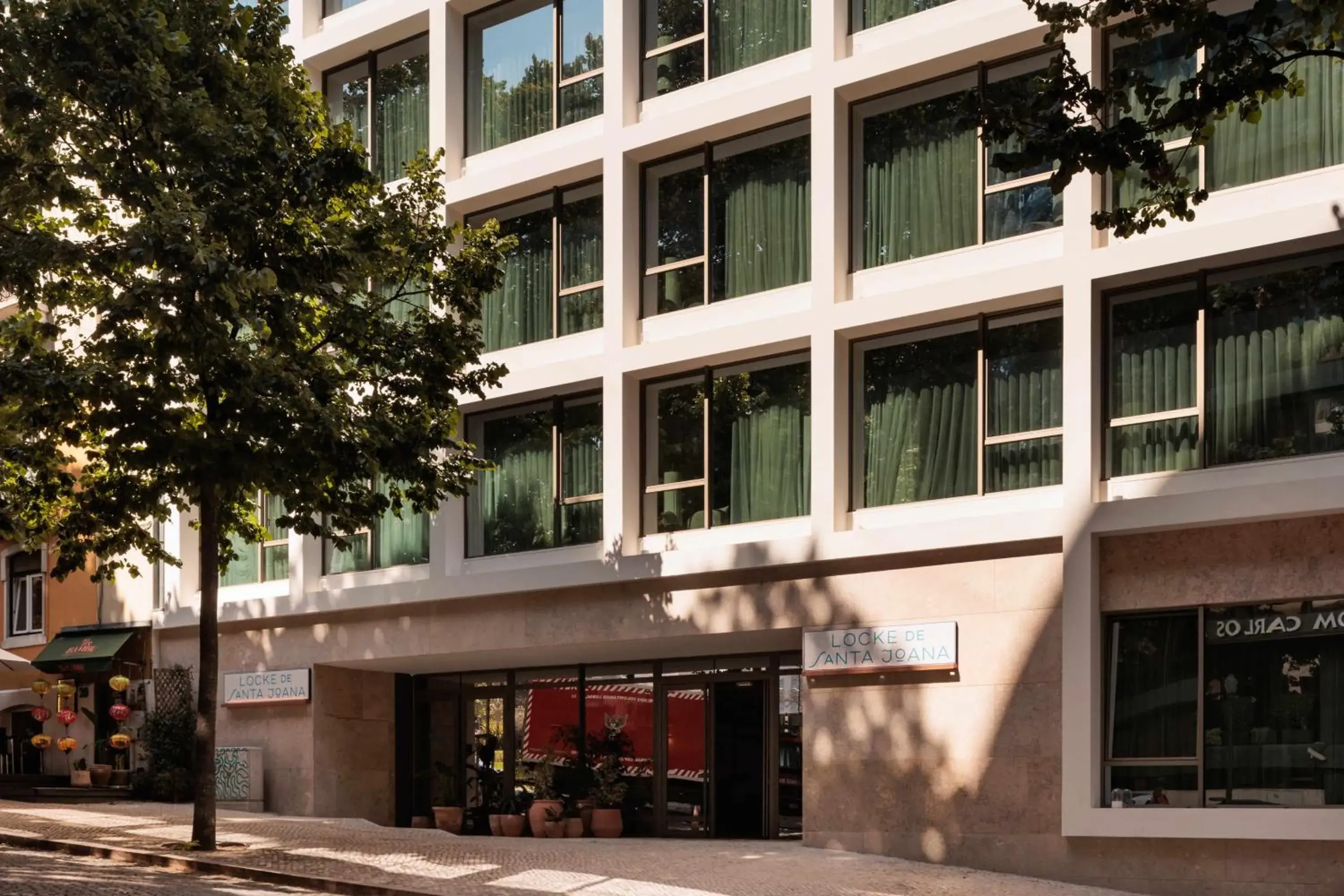 Facade/entrance in Locke de Santa Joana Facade/entrance in Locke de Santa Joana