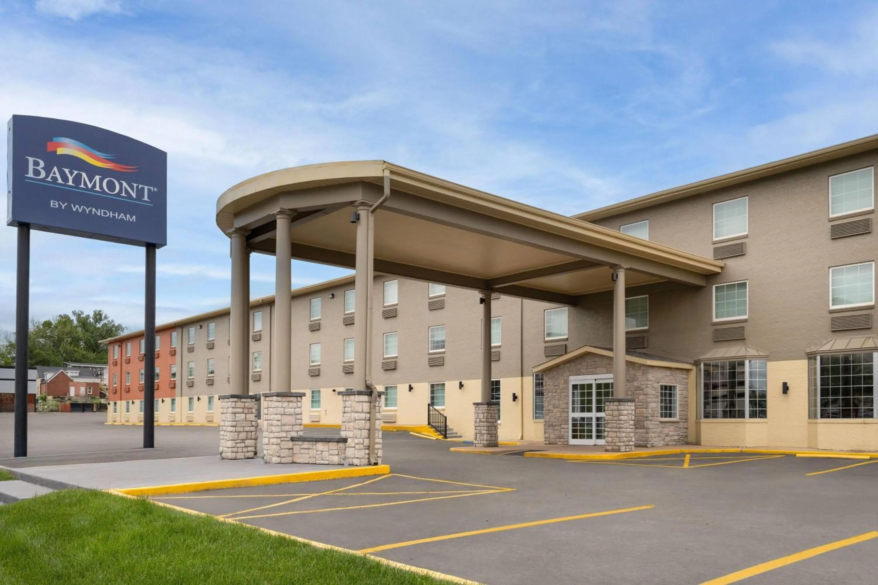 Property building in Baymont by Wyndham Jefferson City