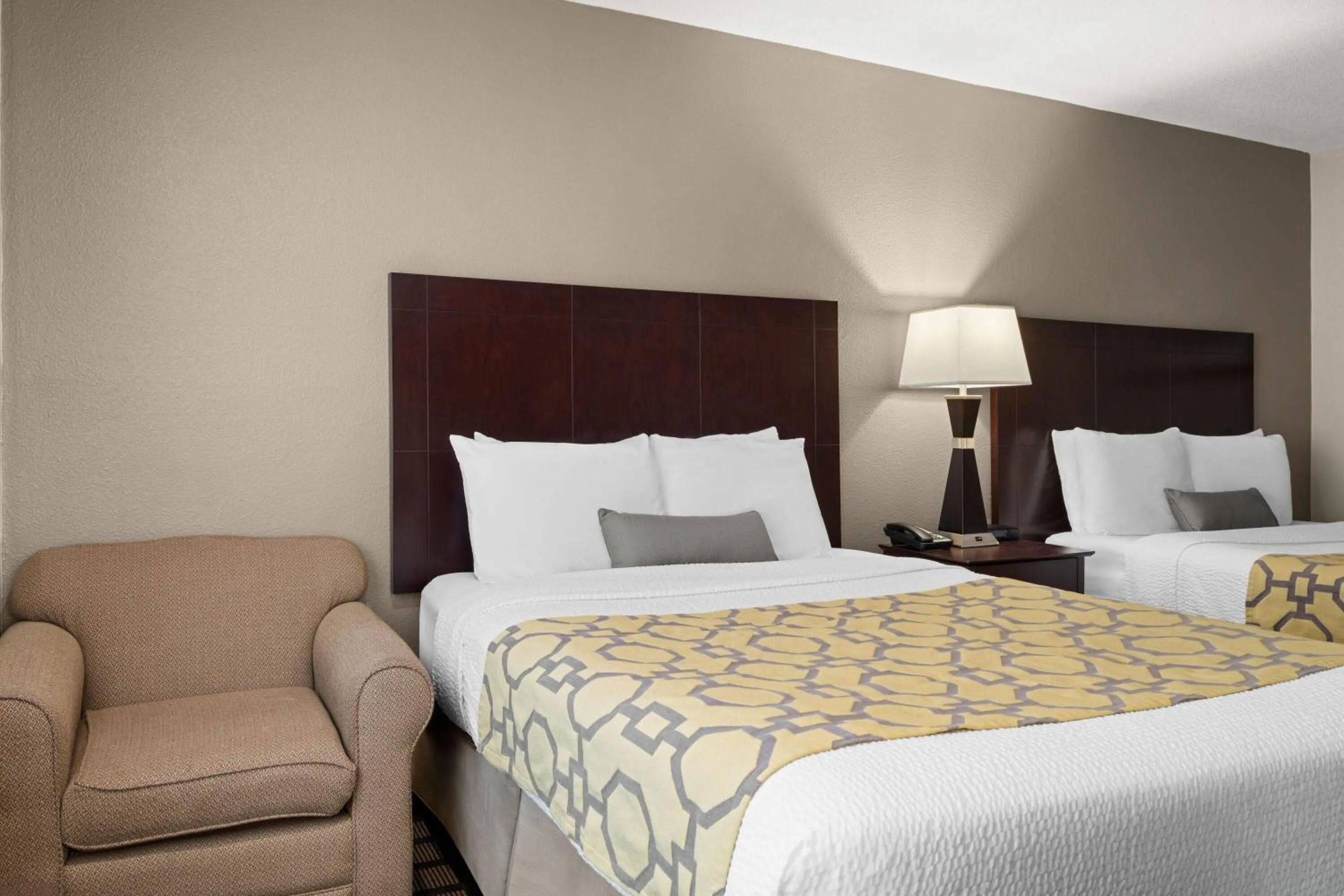 Photo of the whole room, Bed in Baymont by Wyndham Jefferson City