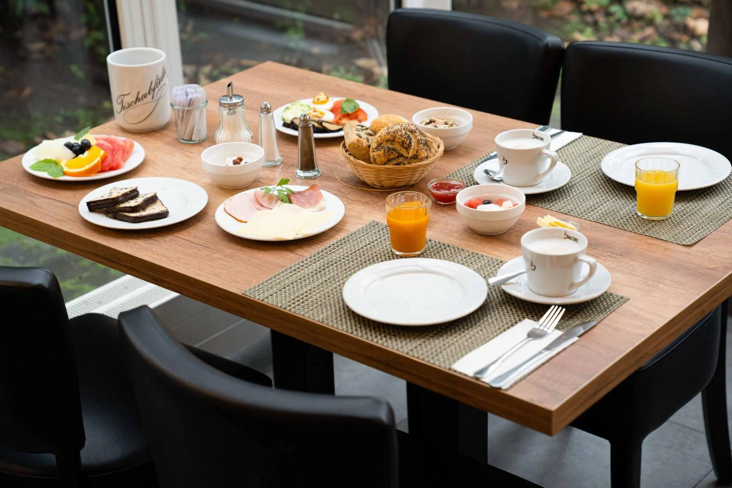 Breakfast in Astoria City Resort