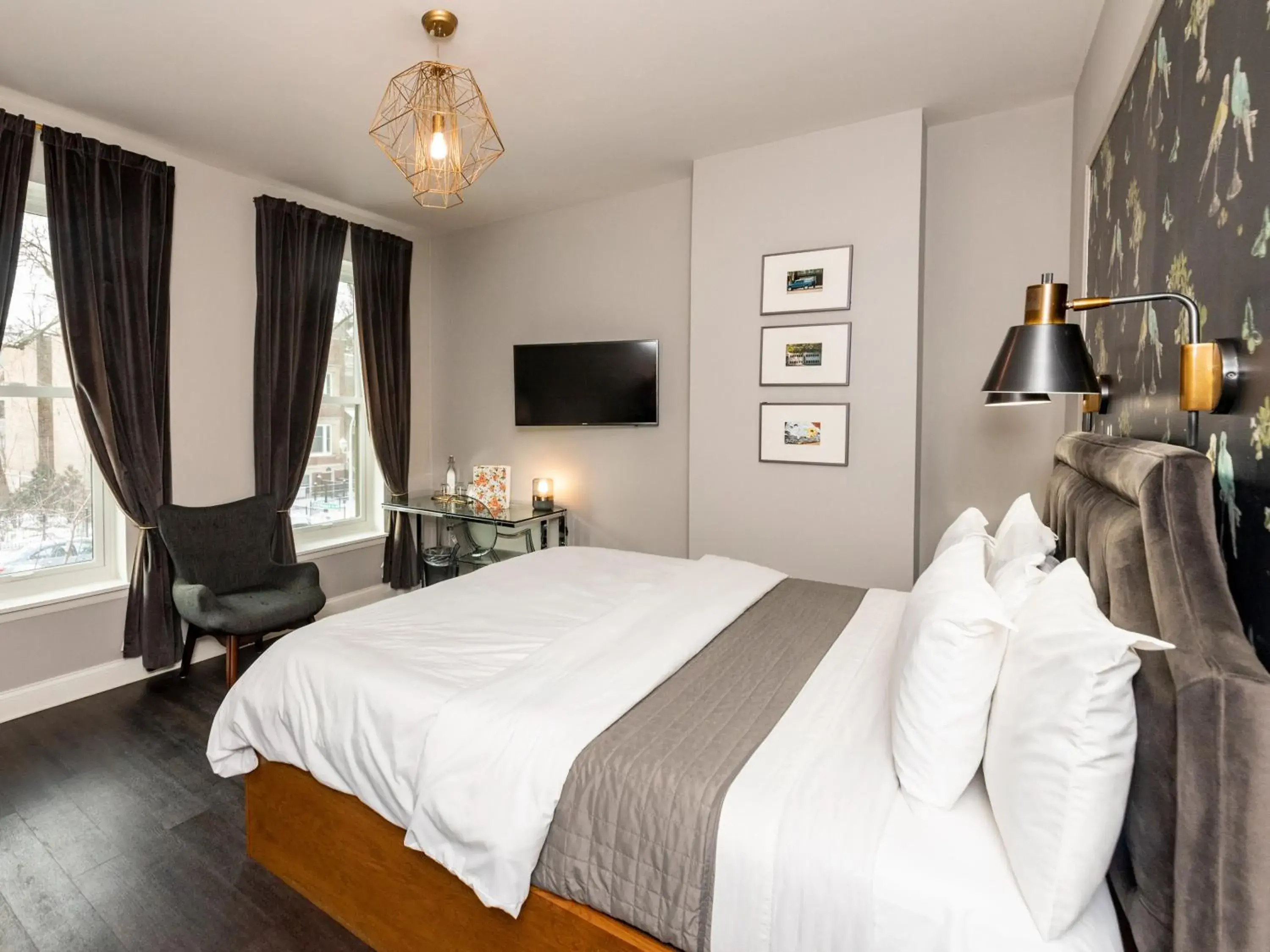 King Room in Wicker Park Inn King Room in Wicker Park Inn