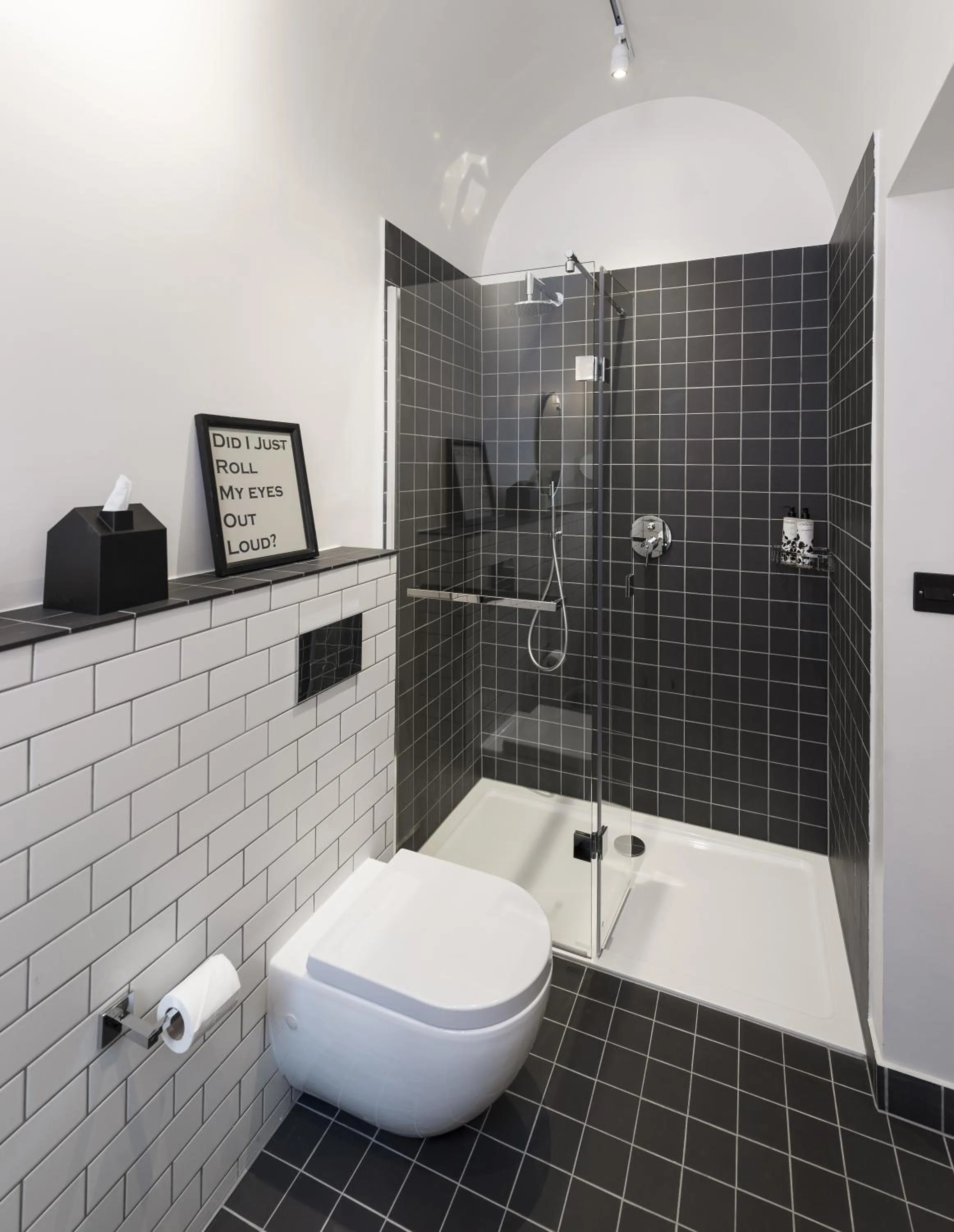 Shower in Judges Court